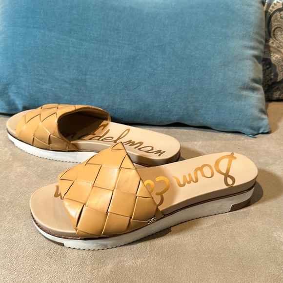 Sam Edelman 10- natural weaved leather sandal - Picture 9 of 10